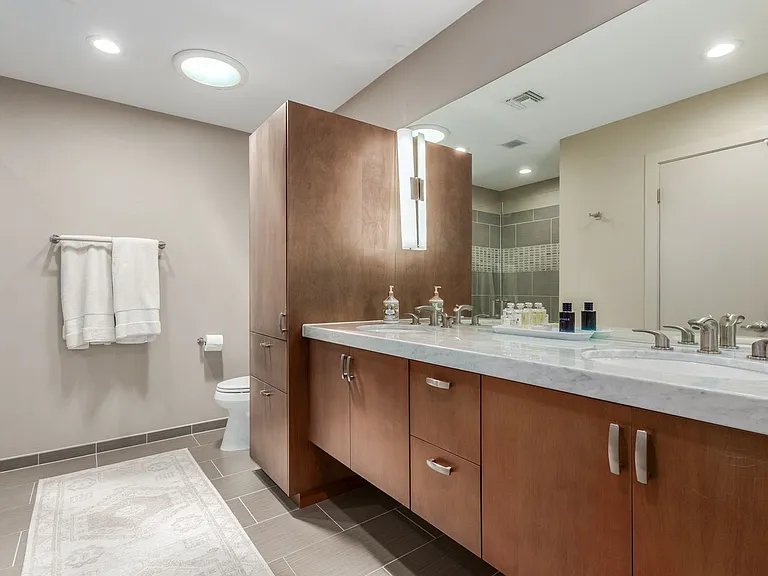 3160 E Hazelwood St — Photo 15