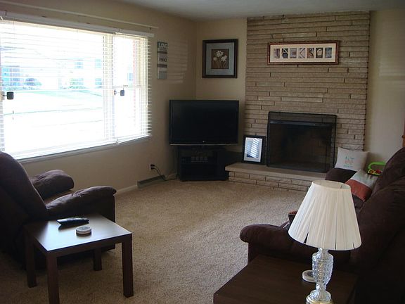 2nd image of 8 Mary Jane Dr