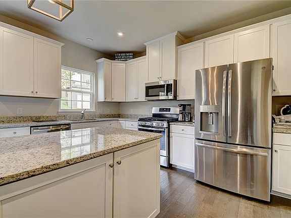 5th image of 376 Brandywine Dr