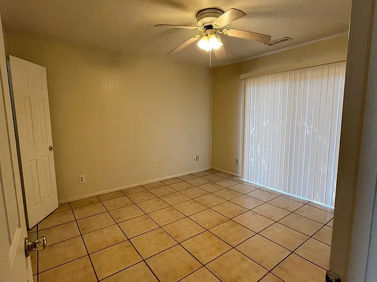 6068 N Peak Cir — Photo 10