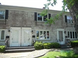 925 N Raynor Ave, Joliet, IL 60435