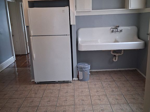 4th image of 5028 Mardel Ave Floor 2