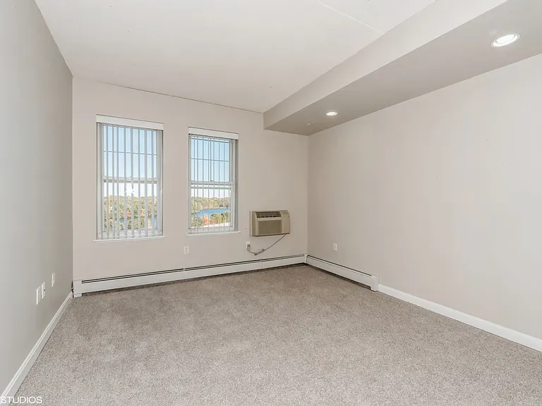 Cloverleaf Apartments — Photo 29