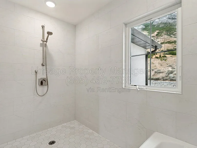 707 N 1540 E — Photo 24