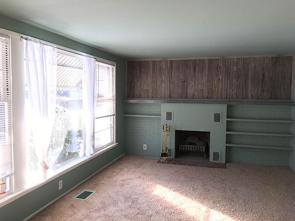 2nd image of 1811 E Irvington Ave