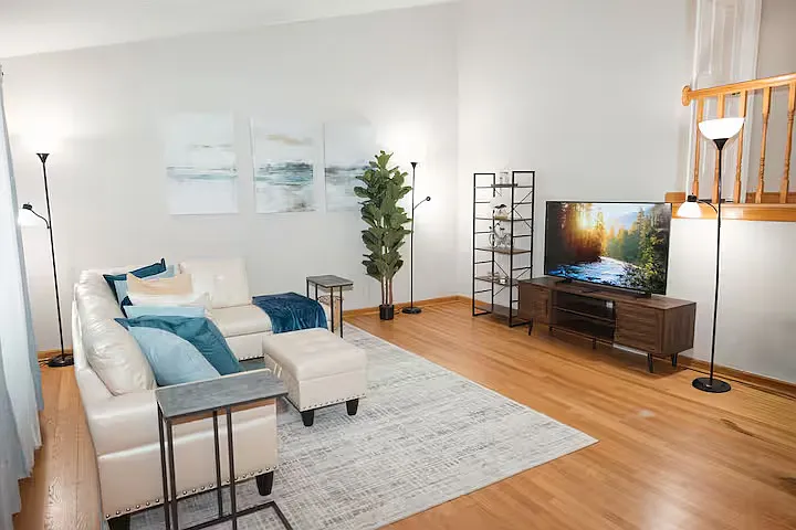 105 N Prindle Ave — Photo 3