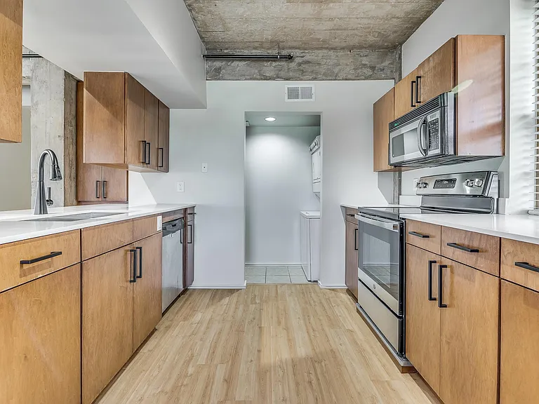 1209 N Harvey Ave #303 — Photo 16