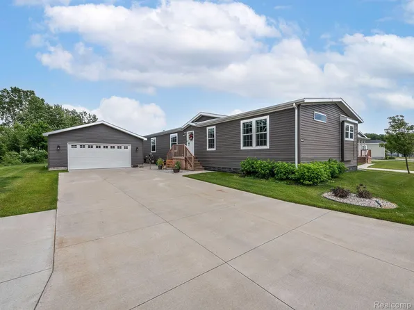 8441 S Brookston Dr, Willis, MI 48191