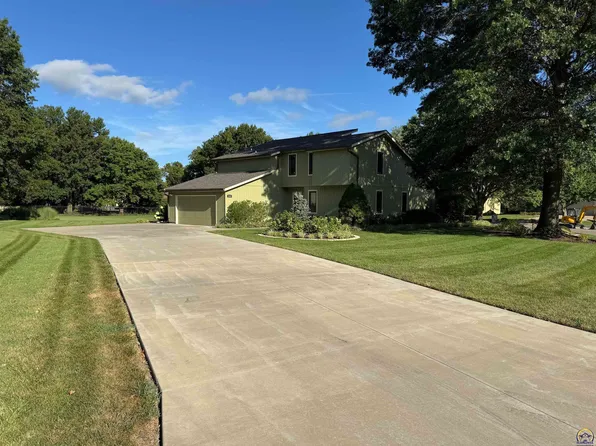 7624 SW Robinhood Ct, Topeka, KS 66614