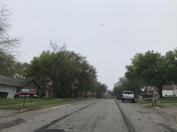 5th image of 2415 Marilyn Kay St