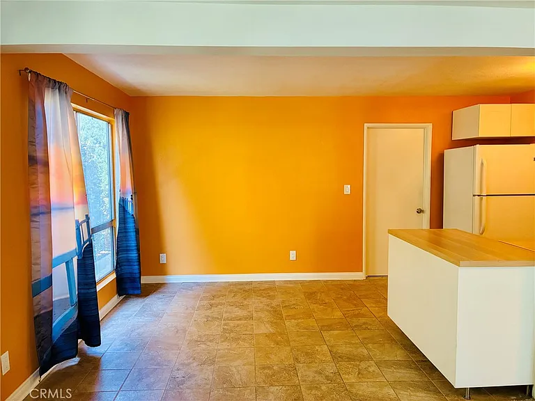 16701 Bolsa Chica St — Photo 4