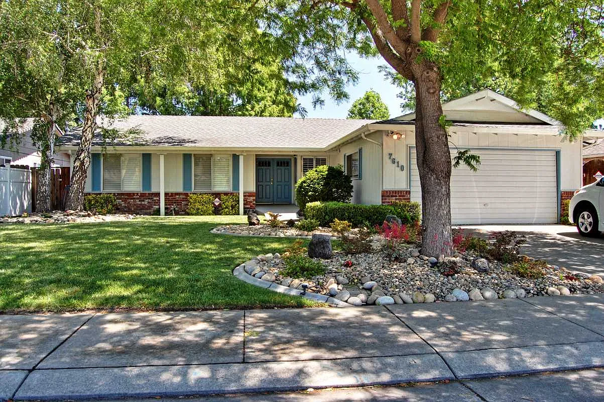 7610 Richland Way photo 1