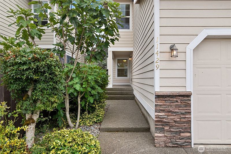 2nd image of 11429 SE 195th Place