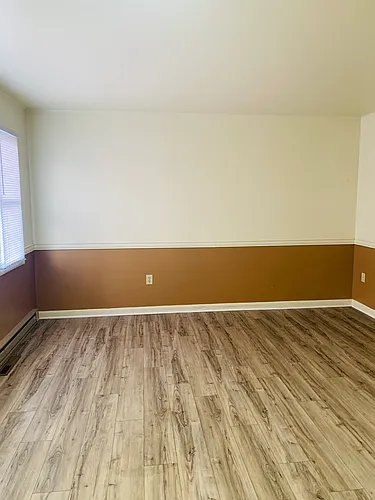 48 Queen Ave #48 Photo 1