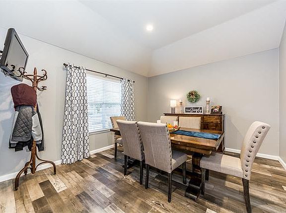 5th image of 3420 Longneedle Ln