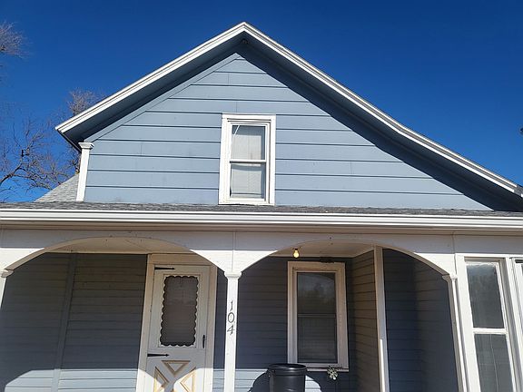 2nd image of 104 N 4th St