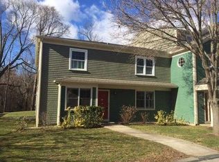 D5 Bristol Woods Dr, Bristol, RI 02809