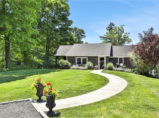 177 White Schoolhouse Rd, Rhinebeck, NY 12572