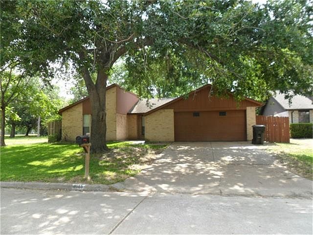 1st image of 9115 Woodland Oaks Dr