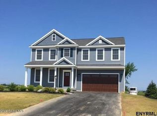 21 Wheatfield Way, Mechanicville, NY 12118