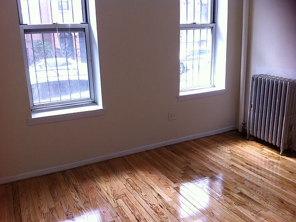5th image of 265 Union St APT 1D