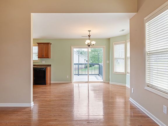 5th image of 7307 Sheena Ln