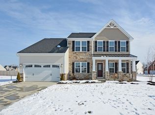 31800 Suncrest Cir, North Ridgeville, OH 44039