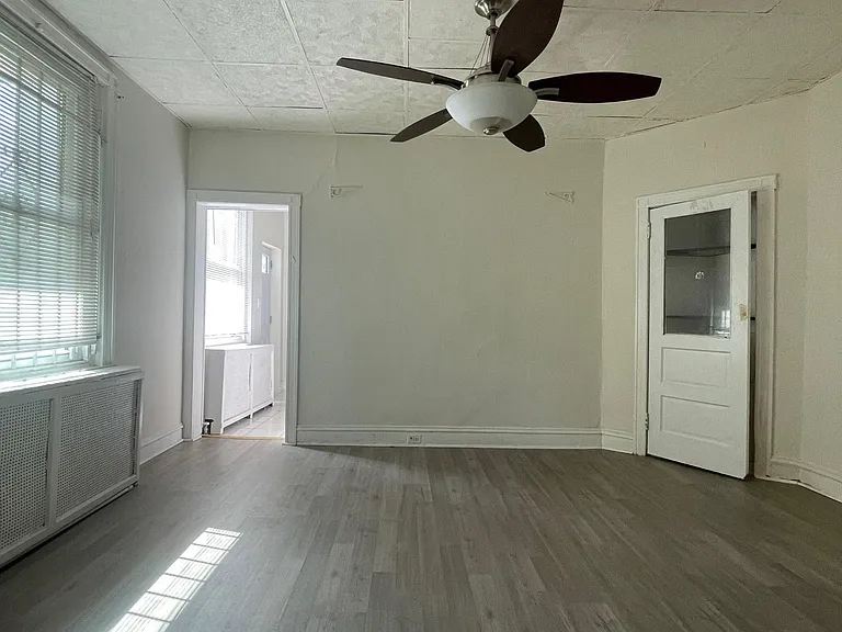 1900 N Myrtlewood St — Photo 6