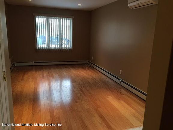 5th image of 420 Naughton Ave