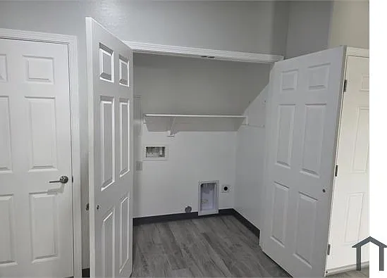 1444 S 13th Pl — Photo 2
