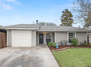 37450 W Hillside Dr, Prairieville, LA 70769