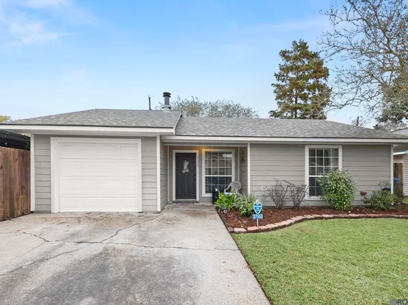 37450 W Hillside Dr, Prairieville, LA 70769