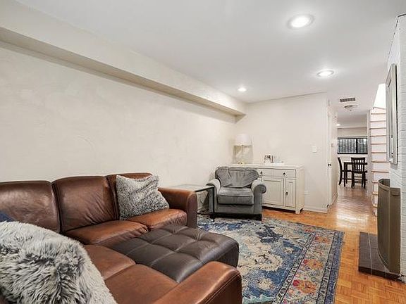 4th image of 536 W Eugenie St #1