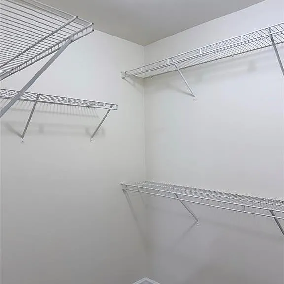 1935 Dilcrest Dr — Photo 13