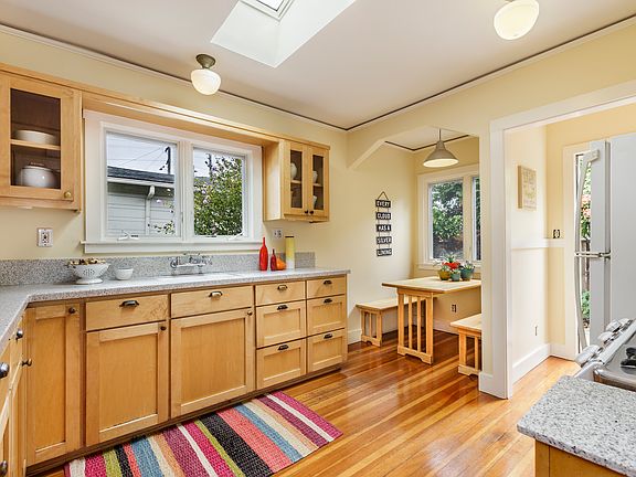 5th image of 3007 Mabel St
