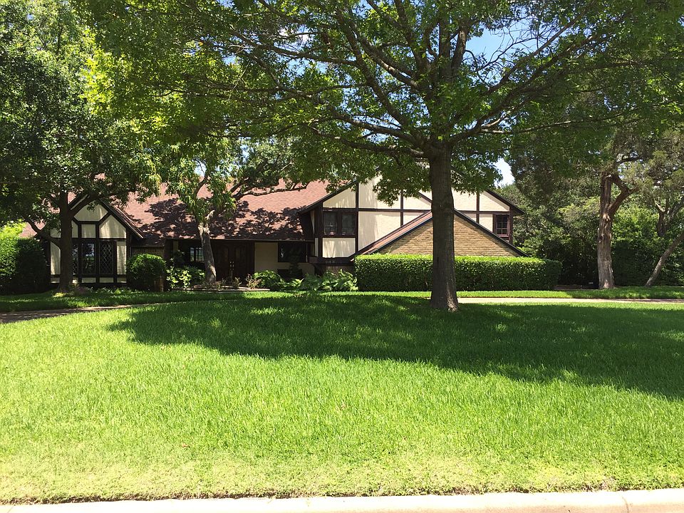 1st image of 906 Arlington Dr