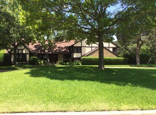 906 Arlington Dr, Woodway, TX 76712