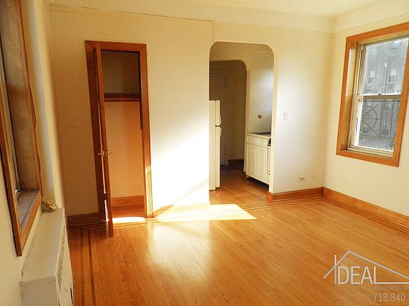 2nd image of 60 Pineapple St #0B