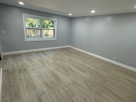 3rd image of 3421 NE 15th Ave APT 5