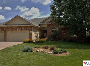 1111 Rawhide Cir, Papillion, NE 68046