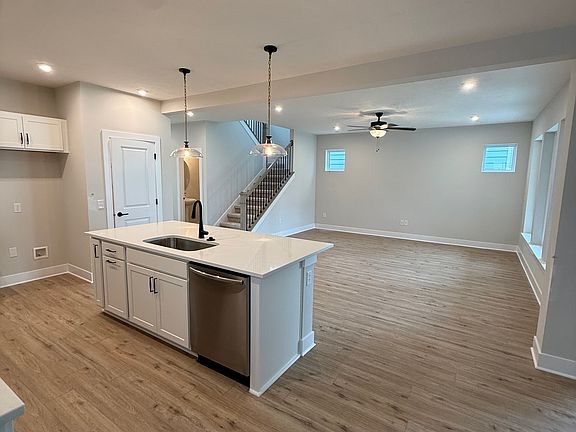 3rd image of 816 Possman Way
