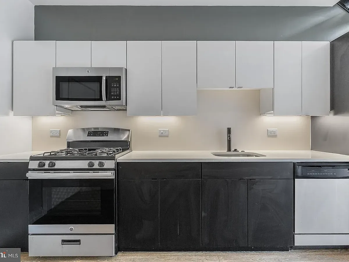 Building Photo - 512 E Girard Ave #103