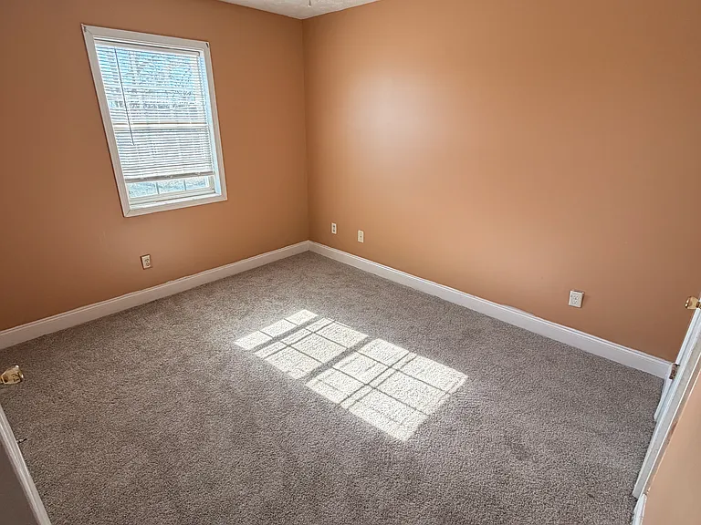 147 Westchester Cir — Photo 6