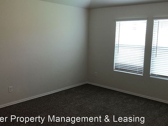 5th image of 3609 Moraine Dr