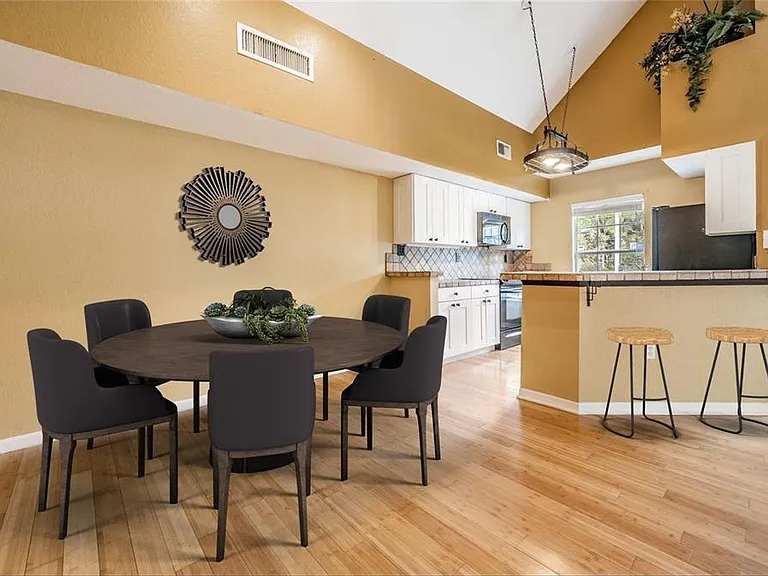 9156 Lake Chase Island Way #9156 — Photo 24