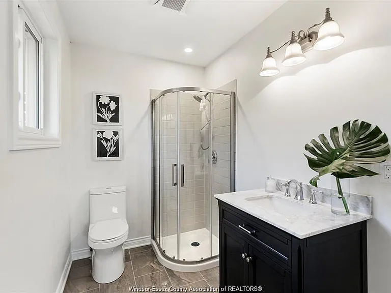 950 Kennedy Dr W — Photo 11