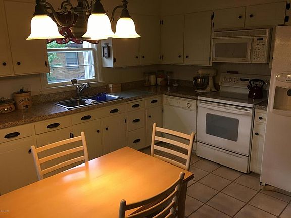 4th image of 137 Glendale Ave