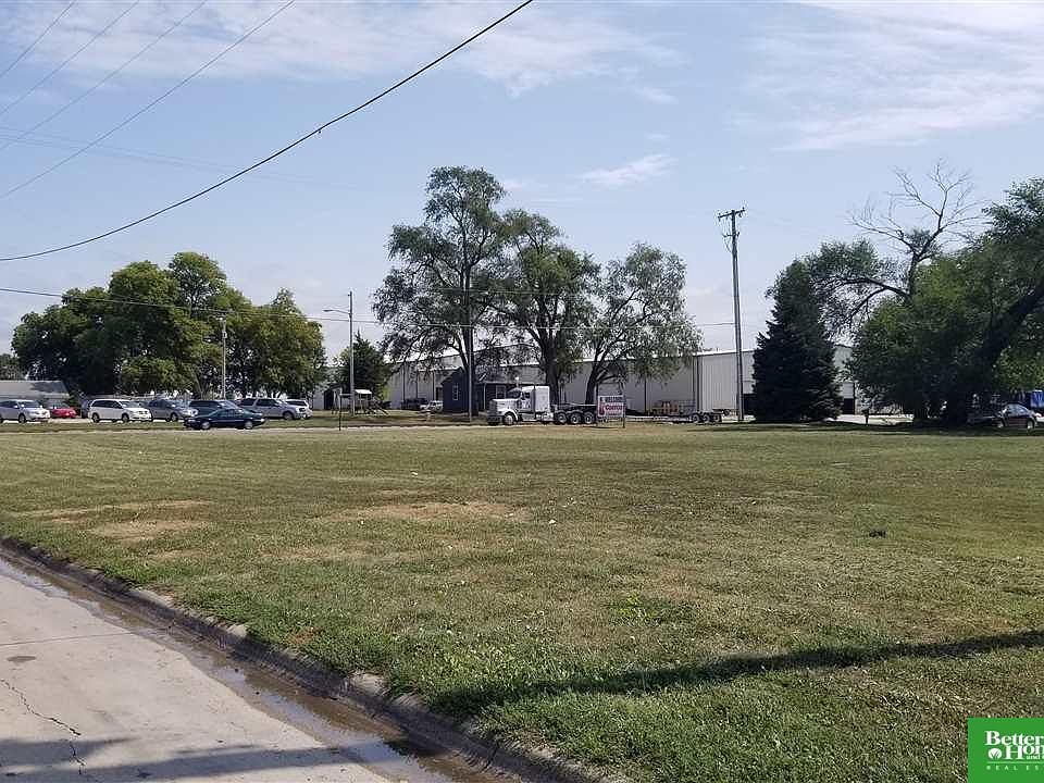 2nd image of N Broad St