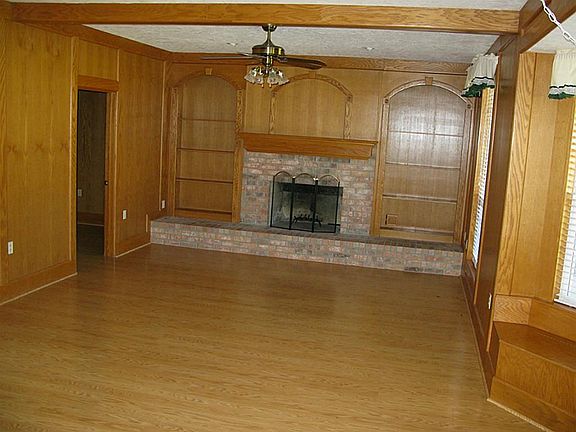 5th image of 18810 Meadow Ln