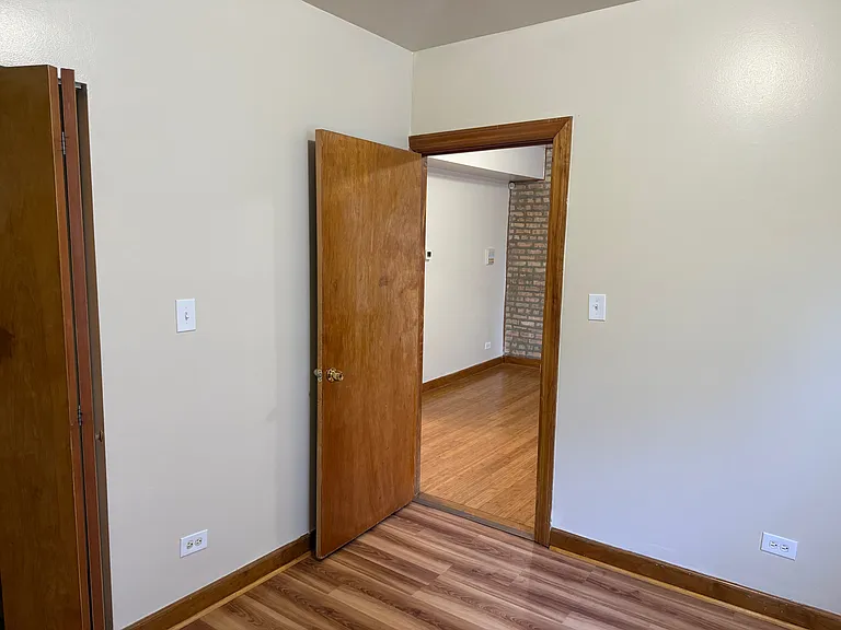 435 N Drake Ave #3N — Photo 2